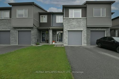80 Riddell St, Carleton Place, ON, K7C0J8 | Card Image