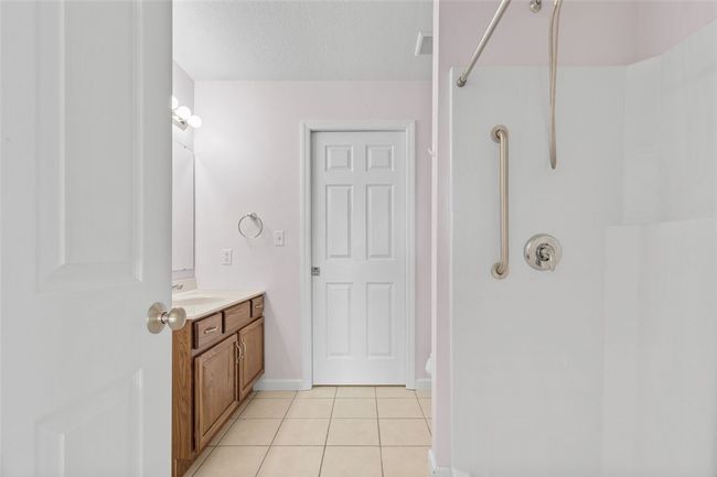APT-105 - 1 Coraopolis Rd, Condo with 2 bedrooms, 2 bathrooms and 1 parking in Coraopolis PA | Image 17
