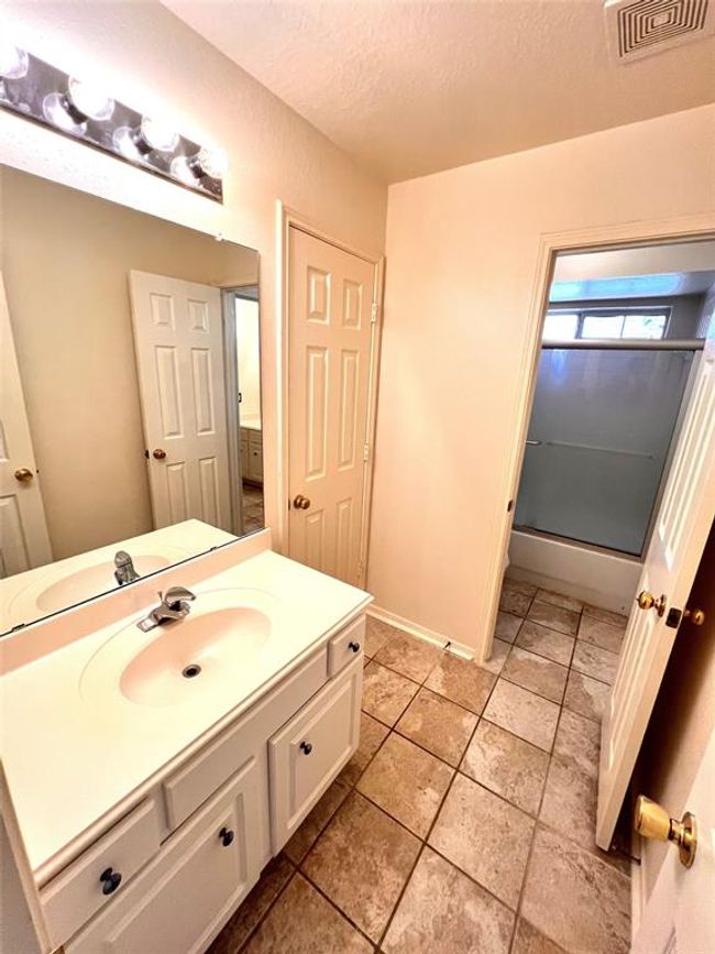 2222 Scenic Shore Dr, House other with 5 bedrooms, 4 bathrooms and null parking in Seabrook TX | Image 44