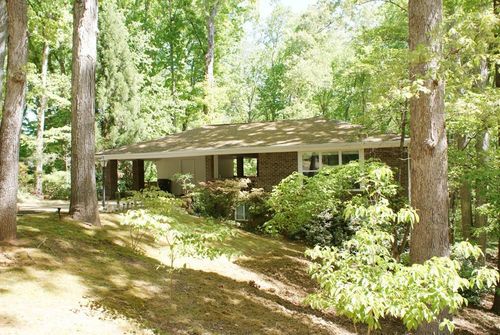 1146 Lakeshore Dr, Gainesville, GA, 30501-2720 | Card Image
