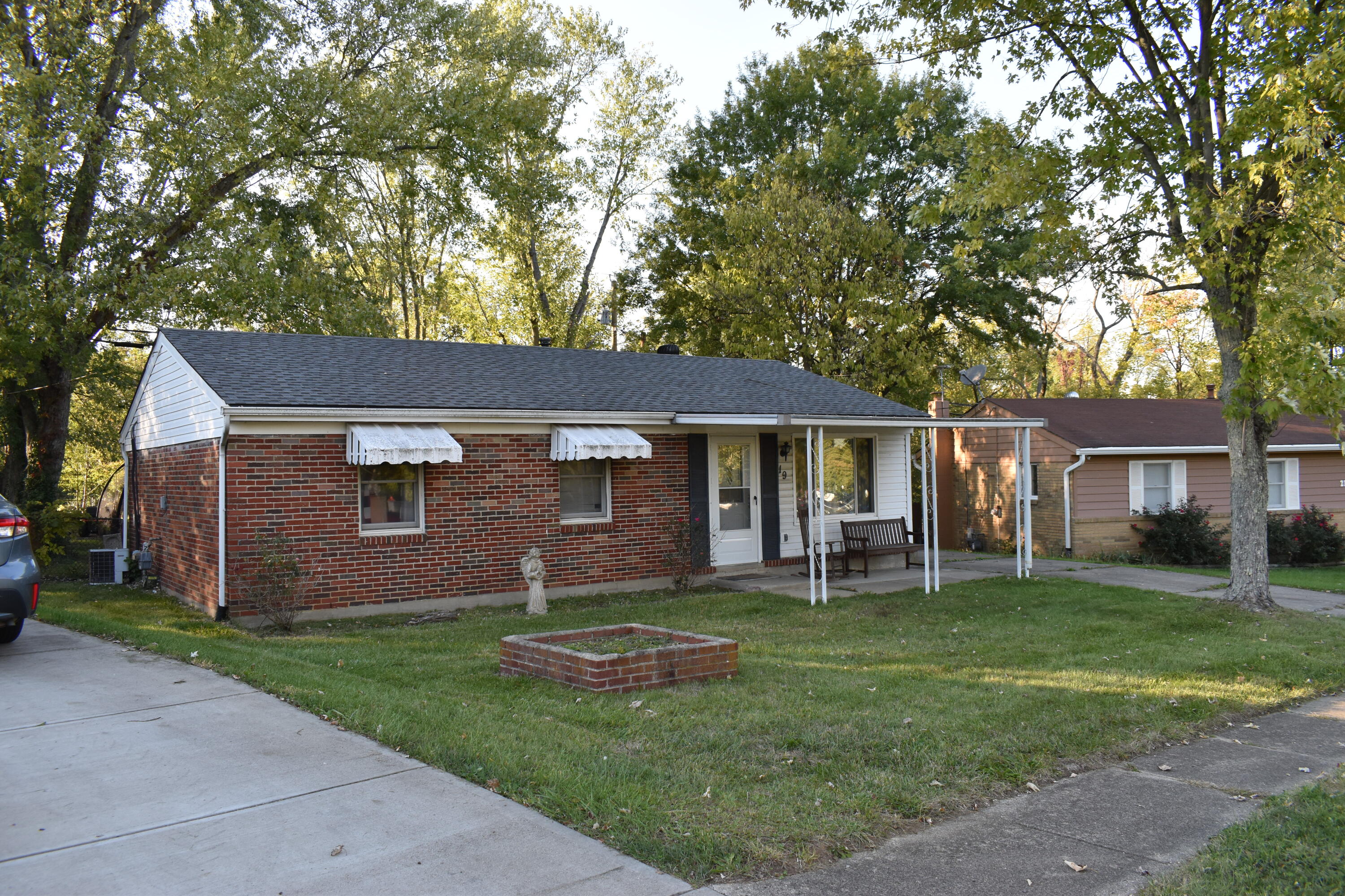 19 Plymouth Lane, For Sale in Elsmere Zoocasa