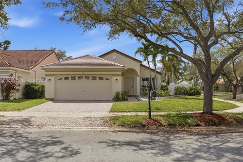 922-922 Falling Water Rd, Weston, FL, 33326-3554 | Card Image