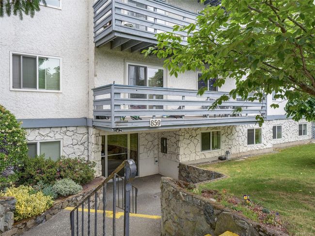Front Entrance | Image 25