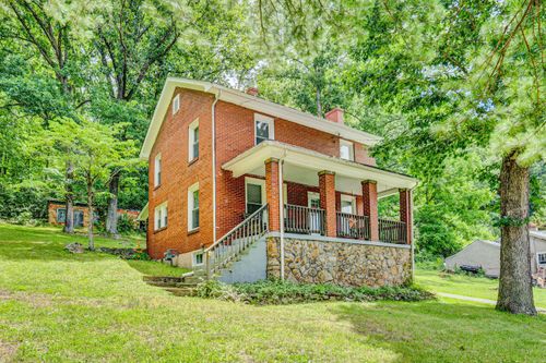 1831 S Carpenter Dr, Covington, VA, 24426-2401 | Card Image