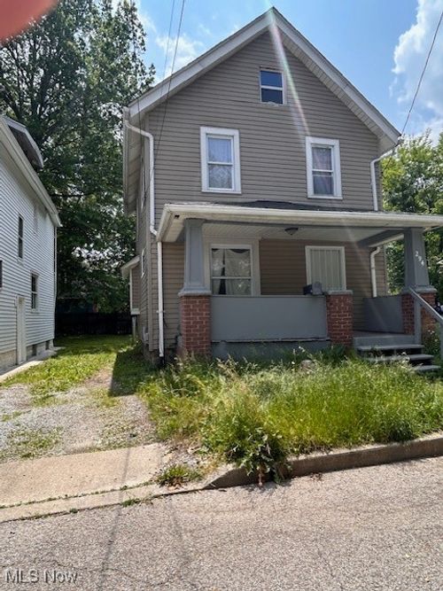 294 Sumner Ct, Akron, OH, 44311-1620 | Card Image