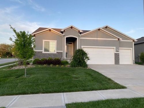 10617 Fisk Ave, Kansas City, MO, 64154-1741 | Card Image