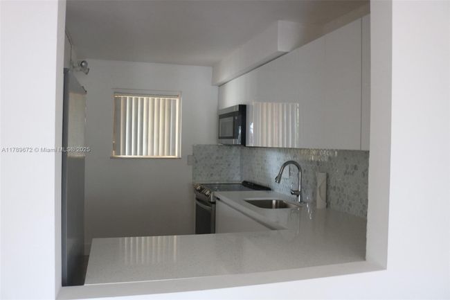 B304 - 3490 Foxcroft Rd, Condo with 2 bedrooms, 2 bathrooms and null parking in Miramar FL | Image 11