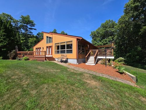 81 Sanford St, Berkley, MA, 02779-1320 | Card Image