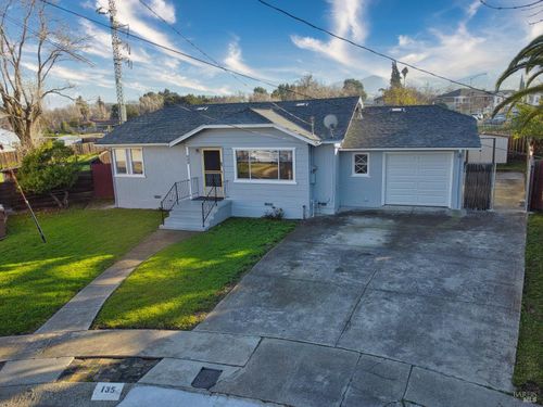 135 Manor Dr, Bay Point, CA, 94565-3239 | Card Image