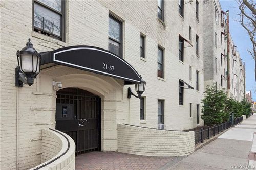 4d-21-57 33rd St, Astoria, NY, 11105-2363 | Card Image