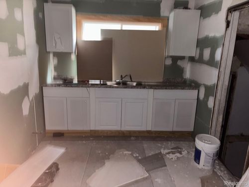 10328 Crocuslawn St, Detroit, MI, 48204-2560 | Card Image