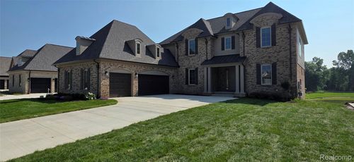55590 Laurel Oaks Ln, Utica, MI, 48315-6710 | Card Image