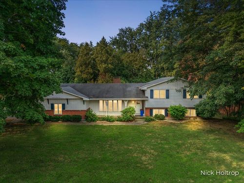1974 Greenwoods Dr, Jenison, MI, 49428-9428 | Card Image