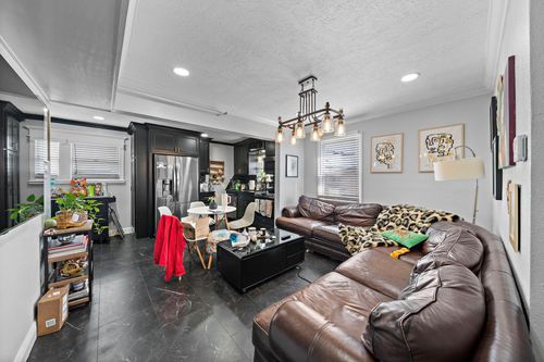 609 Sealy St, Galveston, TX, 77550 | Card Image