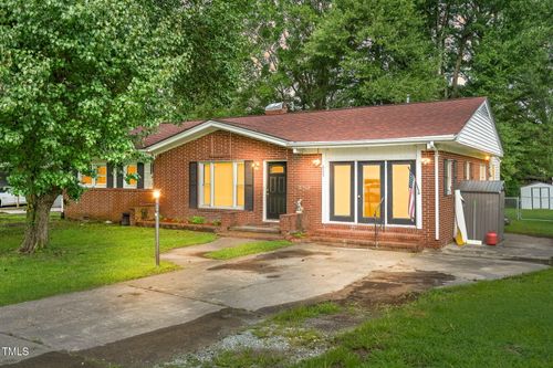 925 Frank St, Roxboro, NC, 27573-5716 | Card Image