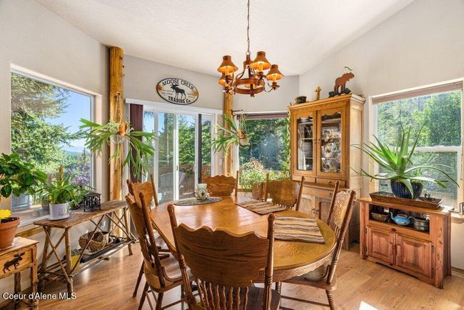 Dining Area | Image 12