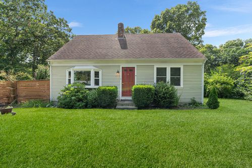 9 Whitman Dr, Sandwich, MA, 02563-2430 | Card Image