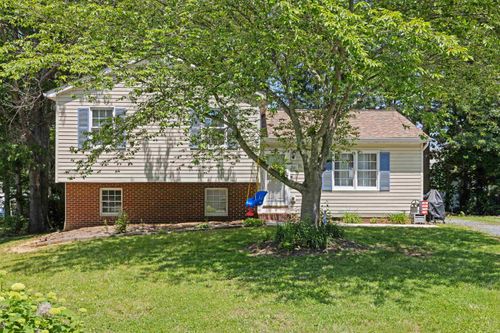 16 Kingston Ct, STUARTS DRAFT, VA, 24477-2519 | Card Image