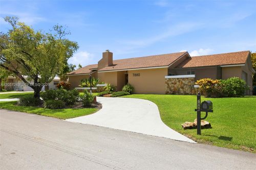 7880 Sw 180th Ter, Palmetto Bay, FL, 33157-6221 | Card Image