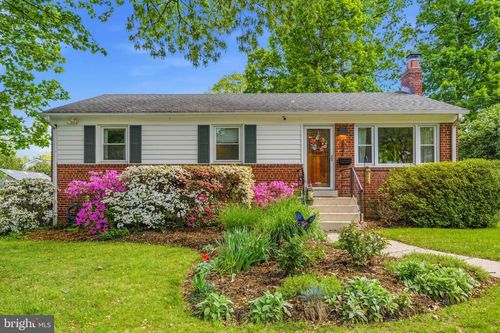 3241 Holly Hill Dr, FALLS CHURCH, VA, 22042-3658 | Card Image