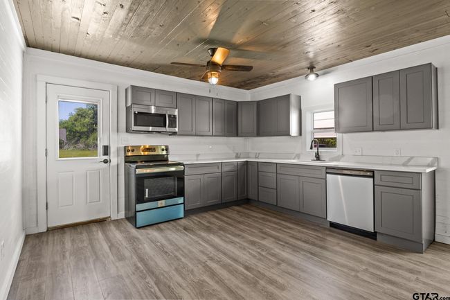 924 Kaufman St S, House other with 2 bedrooms, 1 bathrooms and null parking in Mt Vernon TX | Image 9