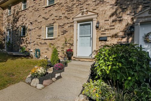 39-175 Cedar St, Cambridge, ON, N1S4X9 | Card Image