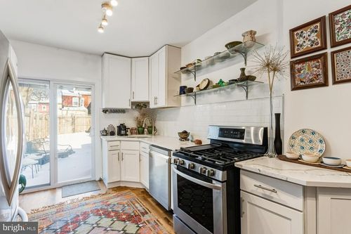 32 Perrine Ave, Trenton, NJ, 08638-5115 | Card Image