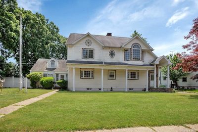 106 Fairview Avenue, House other with 6 bedrooms, 4 bathrooms and null parking in Oceanside NY | Image 1