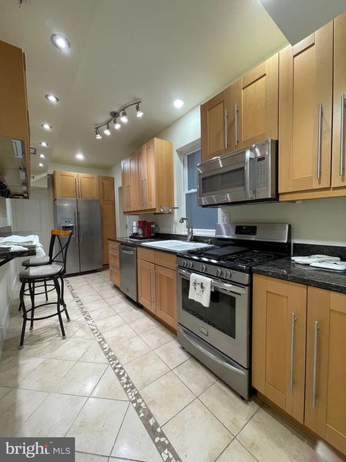 apt-101-1929 16th St Nw, WASHINGTON, DC, 20009-3409 | Card Image