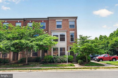 23387 Epperson Sq, BRAMBLETON, VA, 20148-7428 | Card Image