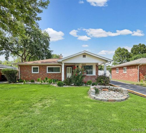 4105 Memorial Dr, Belleville, IL, 62226-5340 | Card Image