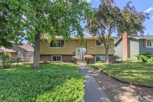 6117 N Whitehouse St, Spokane, WA, 99205 | Card Image