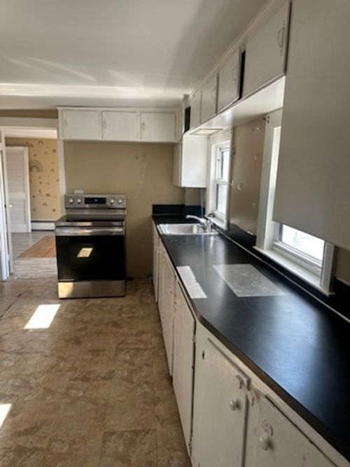 apt-2-5 Andover St, Peabody, MA, 01960-3129 | Card Image