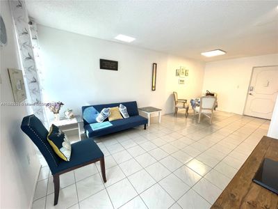 501 - 17620 Atlantic Blvd, Condo with 2 bedrooms, 1 bathrooms and null parking in Sunny Isles Beach FL | Image 1