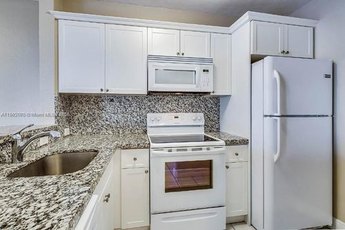 apt-102a-8305 Sw 72nd Ave, Miami, FL, 33143-7628 | Card Image