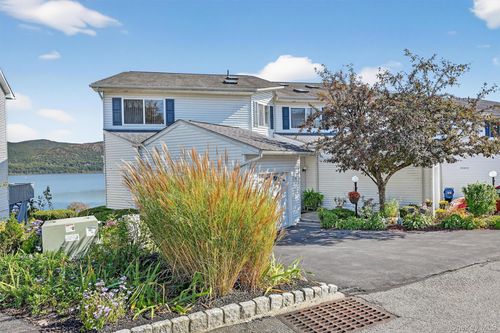 284 Tamerisk Ln, New Windsor, NY, 12553-5410 | Card Image