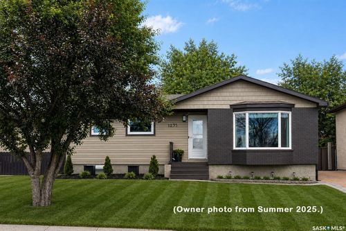 1235 Bourne Street N, Regina, SK, S4X3C1 | Card Image