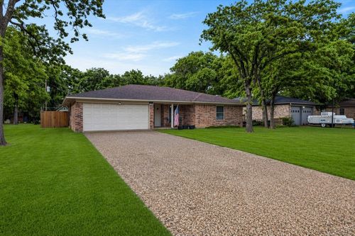 405 Pecan St, Azle, TX, 76020-2413 | Card Image