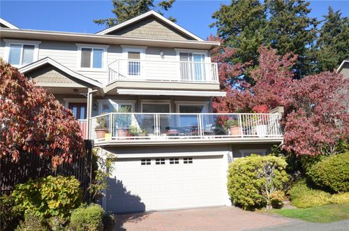 15-118 Aldersmith Pl, View Royal, BC, V9A7M9 | Card Image