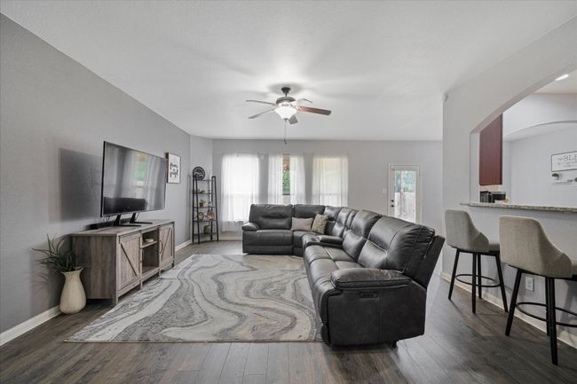 1664 Treeta Trl, House other with 4 bedrooms, 3 bathrooms and 2 parking in Kyle TX | Image 8