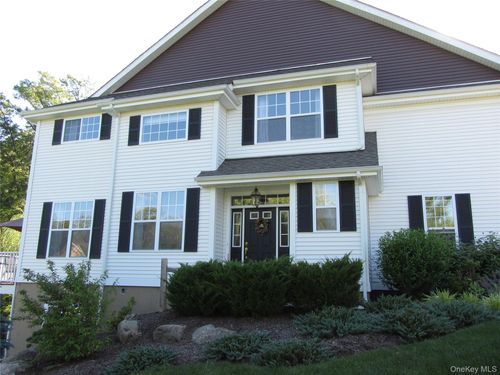 48 High Ridge Ln, Middletown, NY, 10940-2673 | Card Image