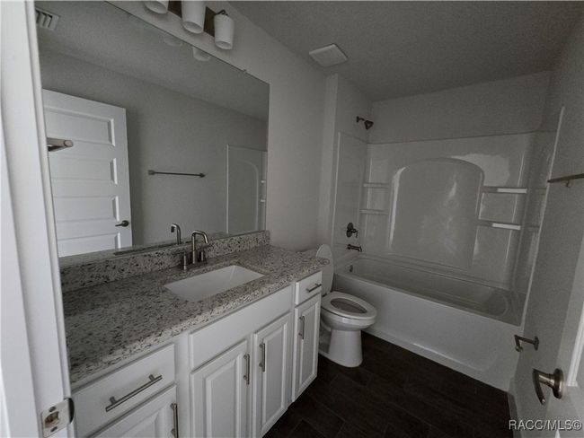 shared bathroom | Image 10