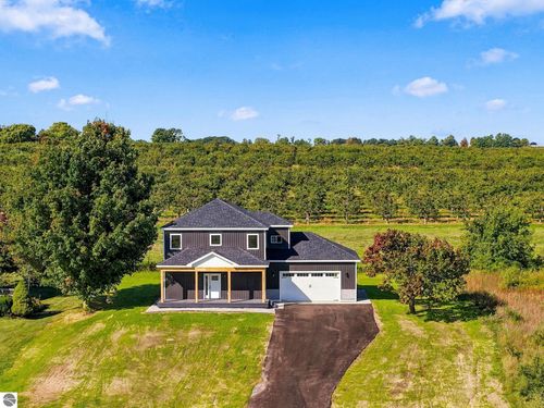 11573 Topview Dr, Williamsburg, MI, 49690-9543 | Card Image