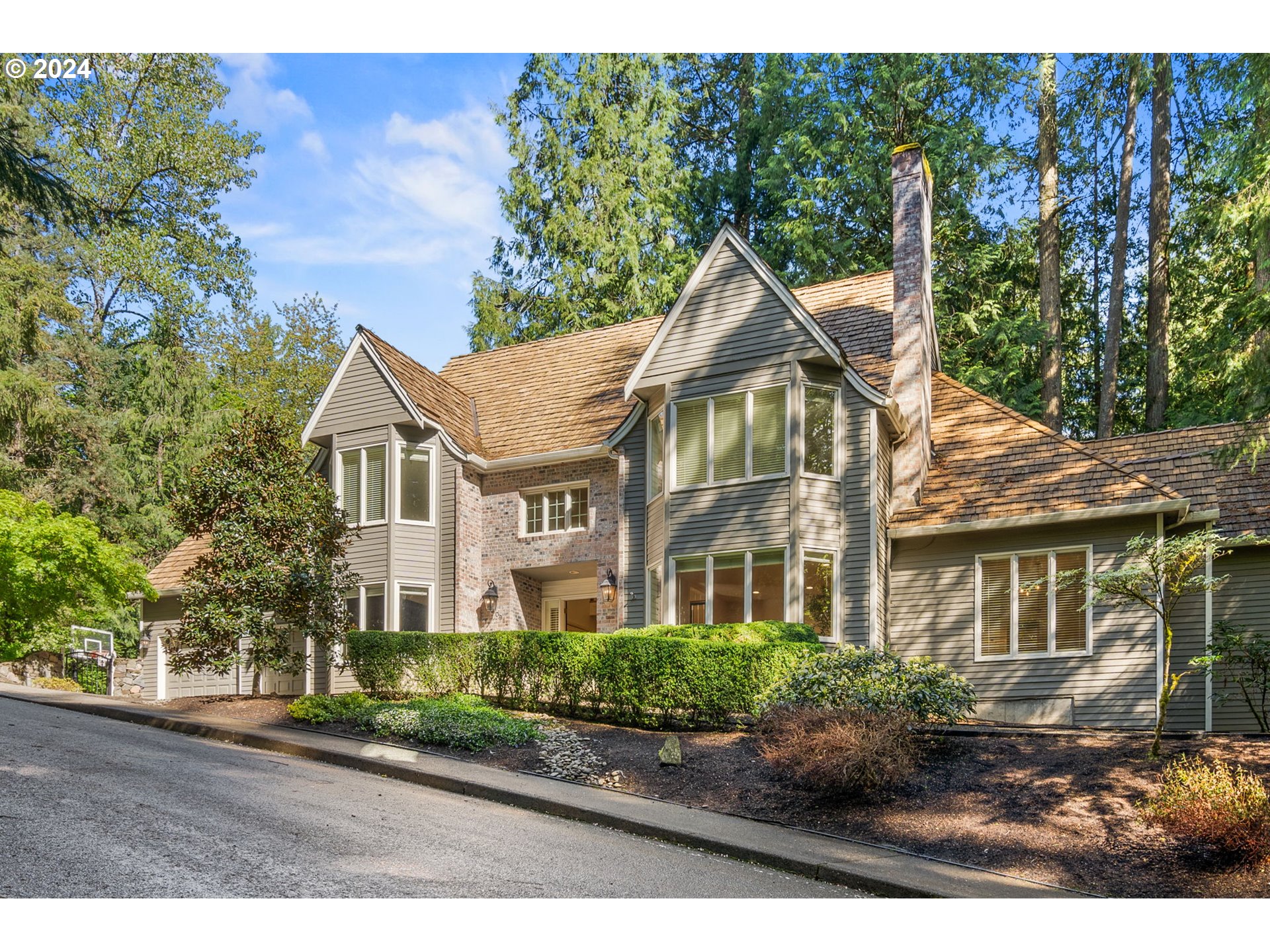 Creightonwood Pl, Portland, OR 97219