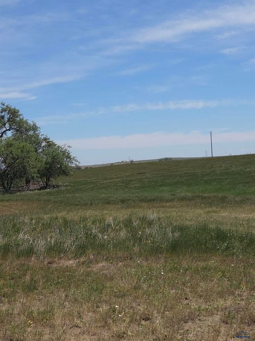 000 W 9th St, Oelrichs, SD, 57763 | Card Image