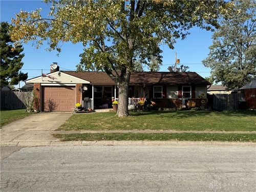 731 Homeway Dr, New Lebanon, OH, 45345-1658 | Card Image