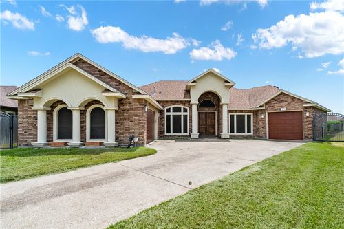 3702 E Lake Dr, Corpus Christi, TX, 78414-2108 | Card Image