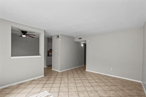 4-2202 16th Ave N Avenue N, Texas City, TX, 77590 | Card Image
