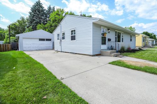 1215 12th St N, Moorhead, MN, 56560-1618 | Card Image