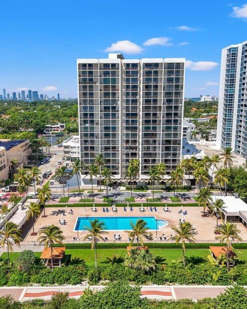 apt-305-2625 Collins Ave, Miami Beach, FL, 33140-4747 | Card Image